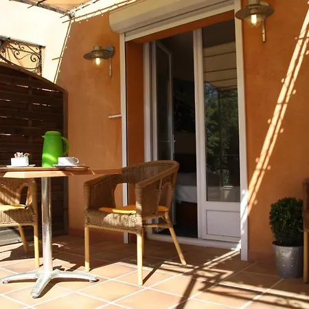 Le Rocher Hotel Villecroze